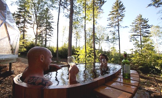 Japanese Wood Ofuro Soaking Tub for 2 - Air to Water Heat Pump