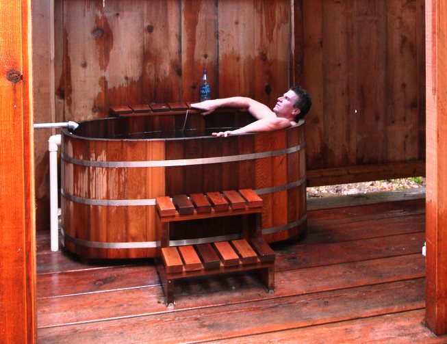 Japanese Wood Ofuro Soaking Tub for 2 - Air to Water Heat Pump