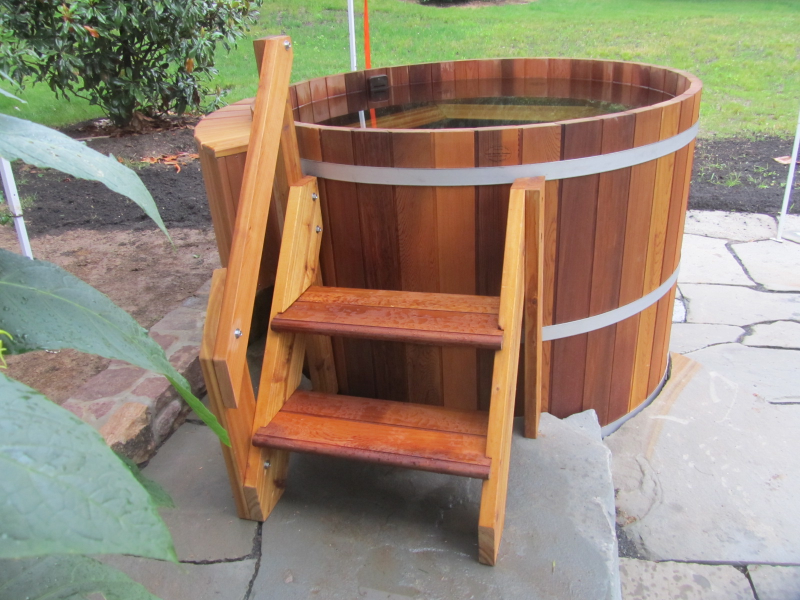 4 person wood hot tub - electric heater with jets