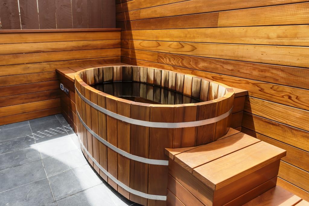 Japanese Wood Ofuro Soaking Tub for 2 - Wood Fired Heater